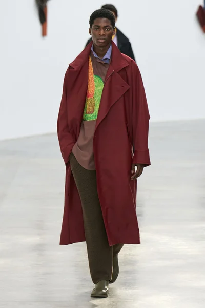 Look 27